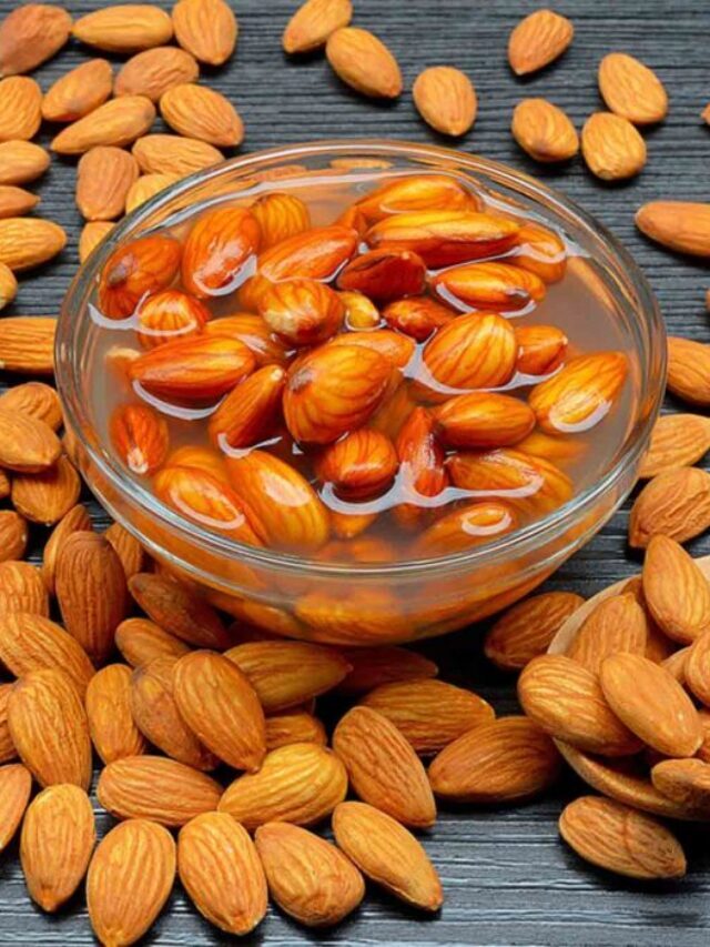 सुबह खाली पेट भीगे बादाम खाने के क्या हैं फायदे | Benefits Of Almonds